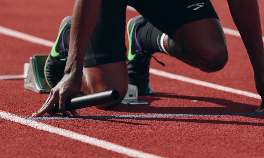 k1集团团队合影与体育训练基地外景